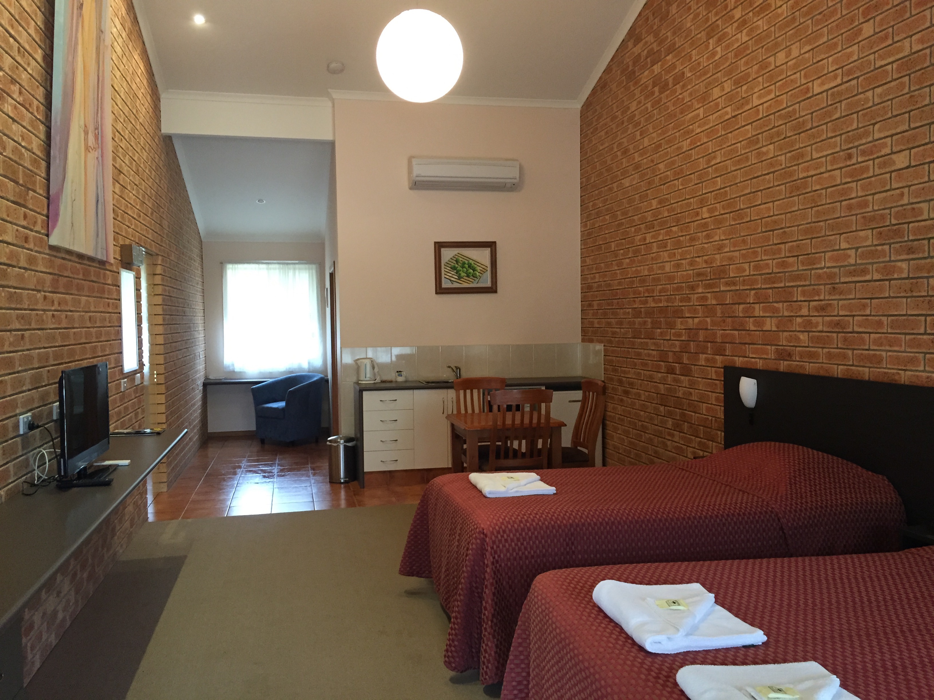 Mezz%20Kitchen 1.jpeg